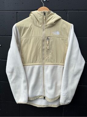 The North Face Denali Fleece Jacket Hooded Cream/Beige / Size Small